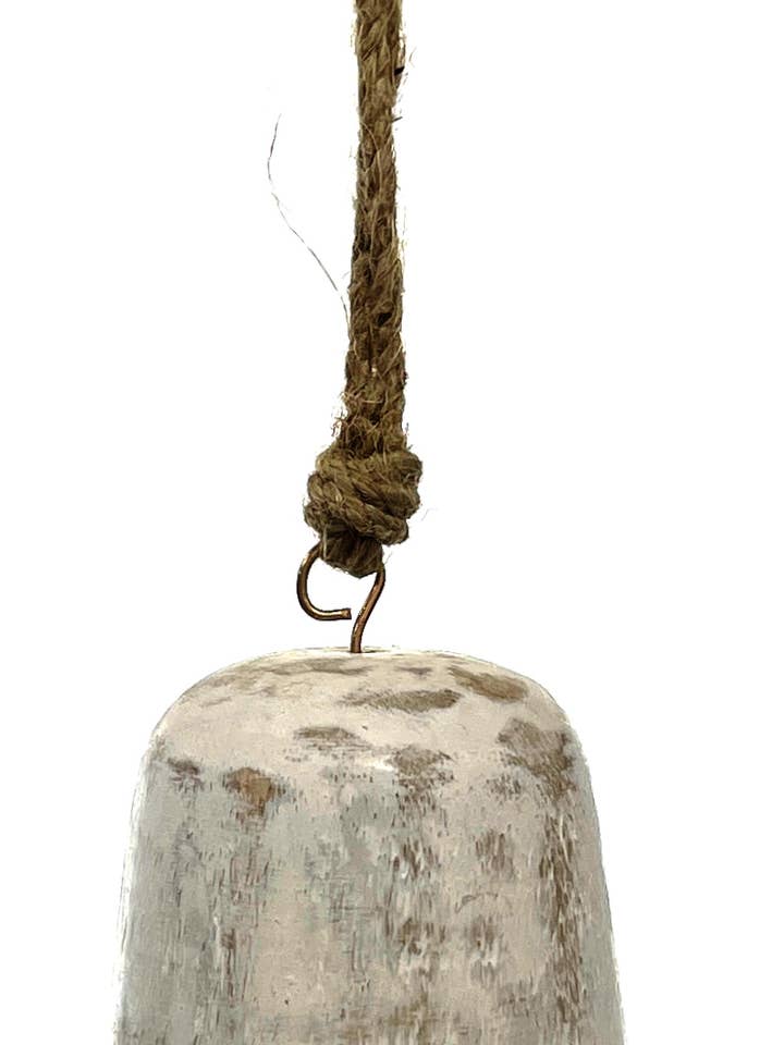 Cloche de Noël en bois de manguier - Blanc vintage effilé 4" pour la vente par Jafsons International