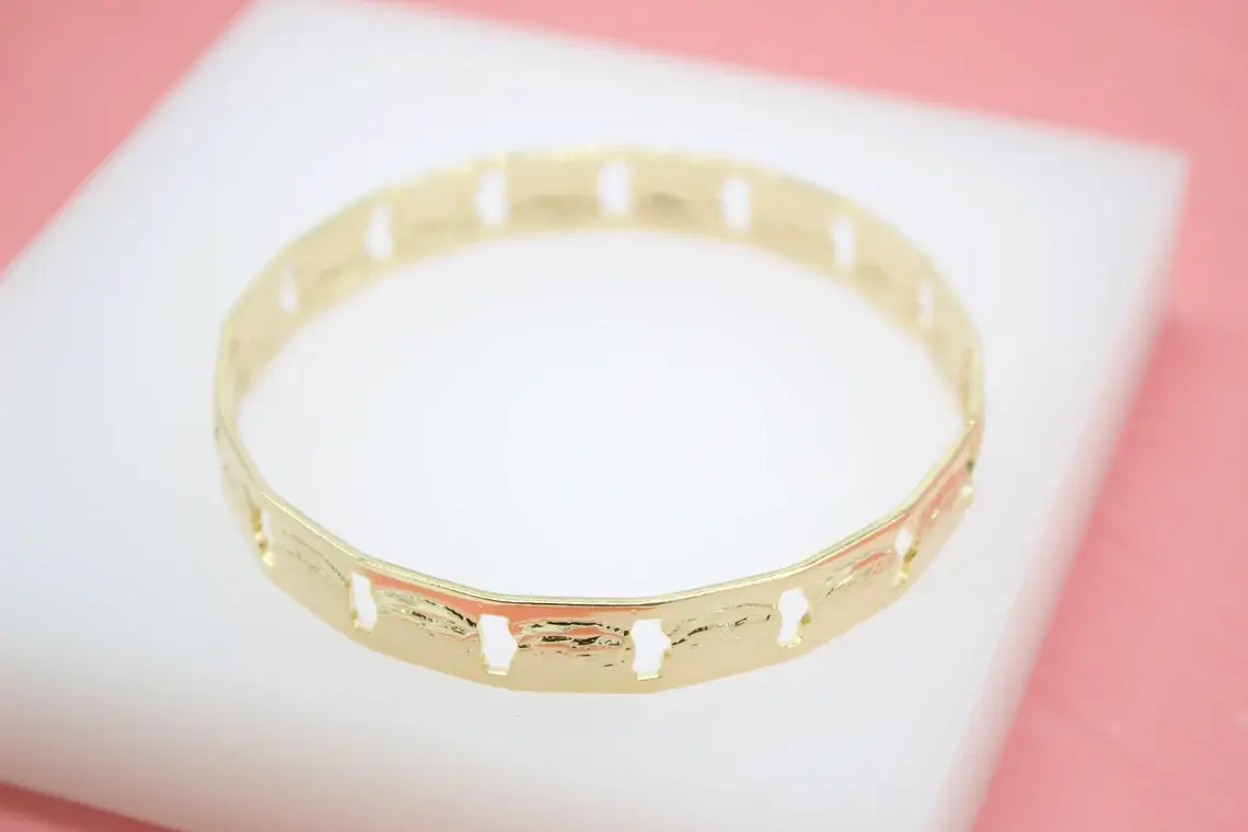 MIA Jewelry - Wholesale Bangle Bracelet - 18K Gold Filled Guadalupe Bangle Bracelet (B12)1
