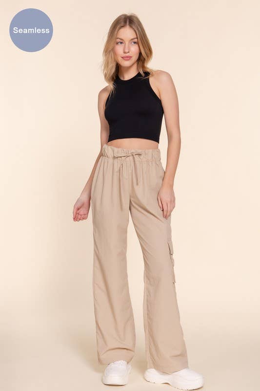 Active Basic | Active USA – Großhandel Strickoberteil – Damen – Ärmelloses, nahtloses Ripptop mit Rundhalsausschnitt3