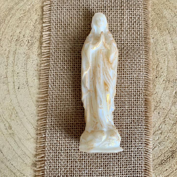 GREENRANN – wholesale Dekorativ statyett – Madonna (Jungfru Maria) i vaxfärg Vit pärlemorguld