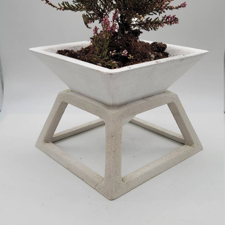 Shaping Ideas – Engroshandel Plantekrukke – 6 tommer pyramide cement plantageejer stå med cement plantageejer stativ, Beton2
