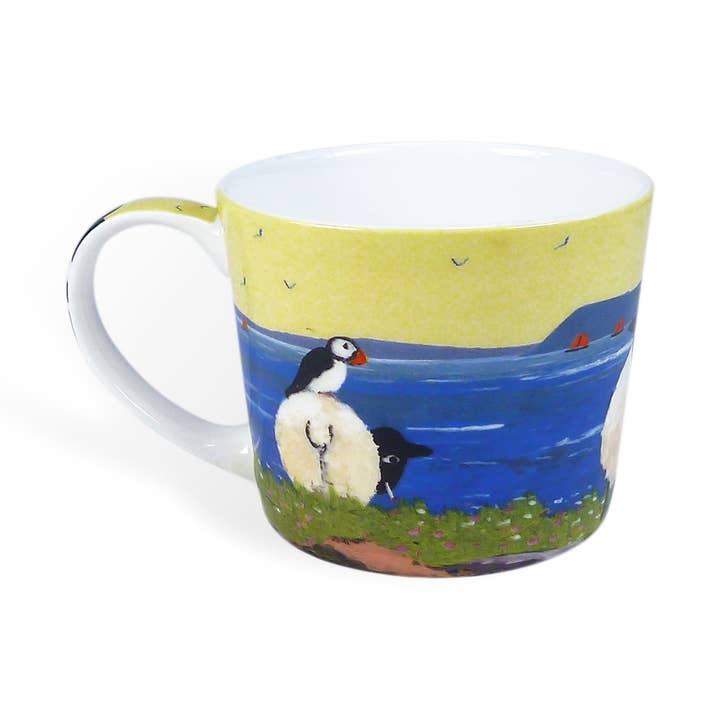 The Whimsical World of Thomas Joseph – Großhandel Kaffeebecher – Tasse No Puffin China — Papageientaucher und Schafe
