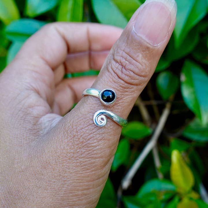 Mistry Gems - Wholesale Single Stone/Solitaire Ring - Unisex Adjustable Black Onyx Ring | 925 Sterling Silver, R61O2