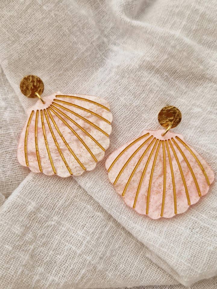 Seashell earrings /pearly pink for wholesale by Les Noeuds de Maman