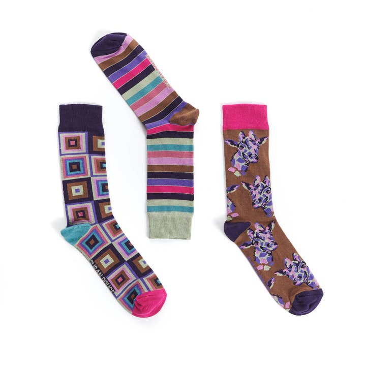 Pack of 3 pairs of giraffe red ribbon men's socks for wholesale by Ruban Rouge