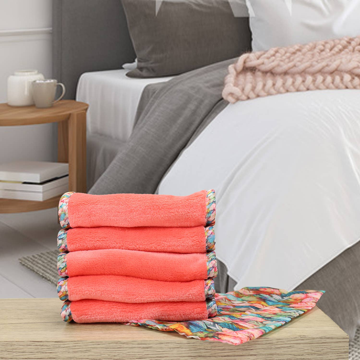 Arkwright Home - Wholesale Makeup Remover - Makeup Eraser Towels - Set of 5/Box & Travel Bag -Feathers1