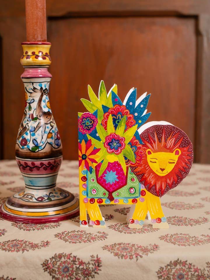 Die-Cut wenskaart 'Lion Parade' voor wholesale door Hutch Cassidy (Greetings Cards and Paper Goods)