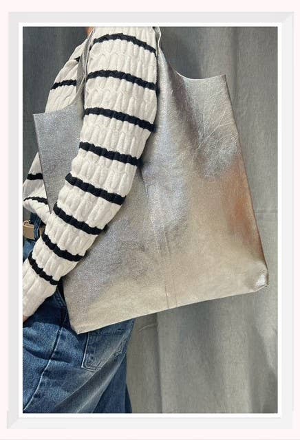 Z et Z - Wholesale Belt Bag - Women's - Grained leather or iridescent leather tote bag1