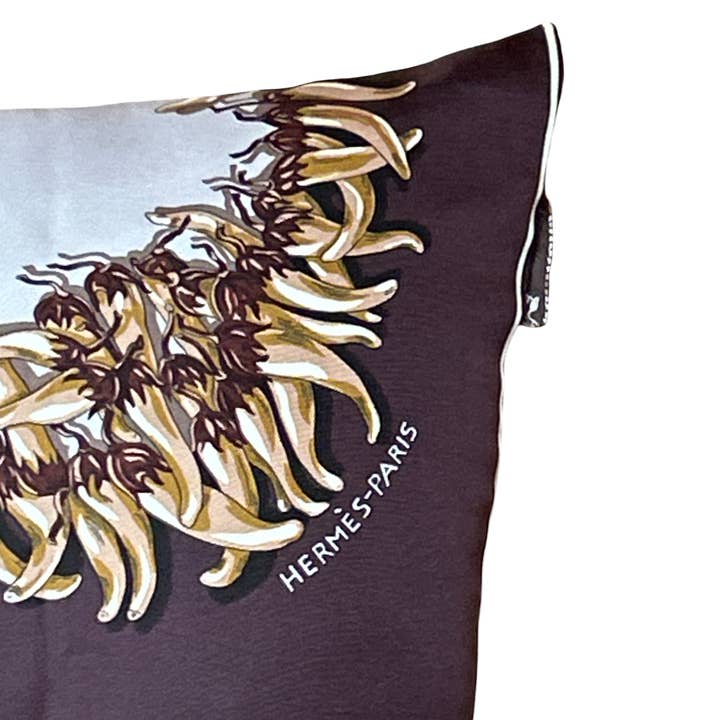 Vintage Luxe Up – Engroshandel Lændepude – Aux Pays des Epices Vintage Silk Scarf Lumbar Pude 35"2