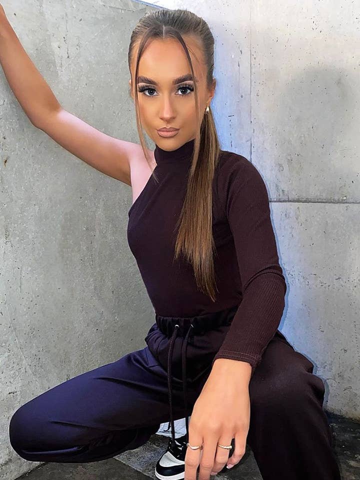 Chocolade scuba-joggingbroek met zijzakken - Lallie voor wholesale door Rebellious Fashion