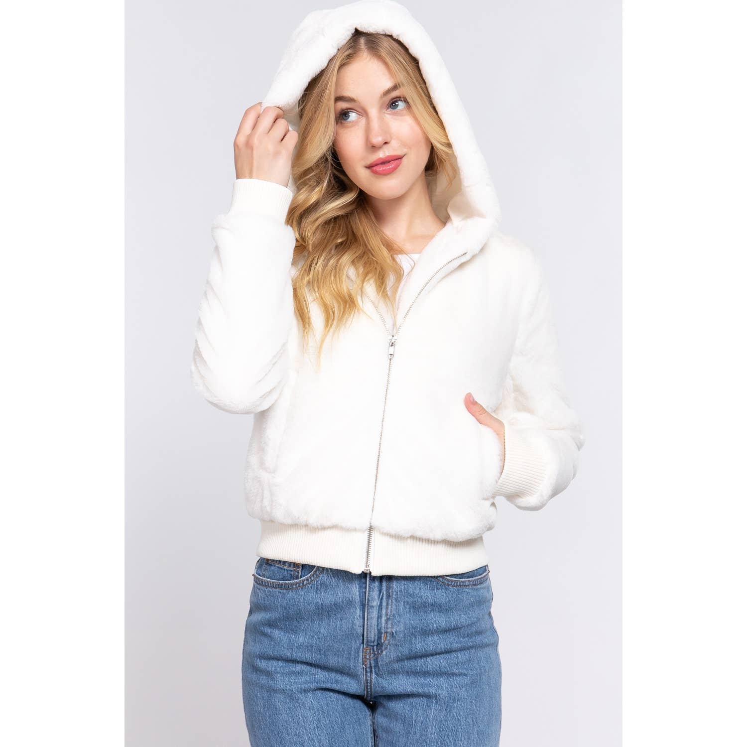 HiteJeans - Vente Veste – femme - VESTE À CAPUCHE ZIPPÉE EN FAUSSE FOURRURE10