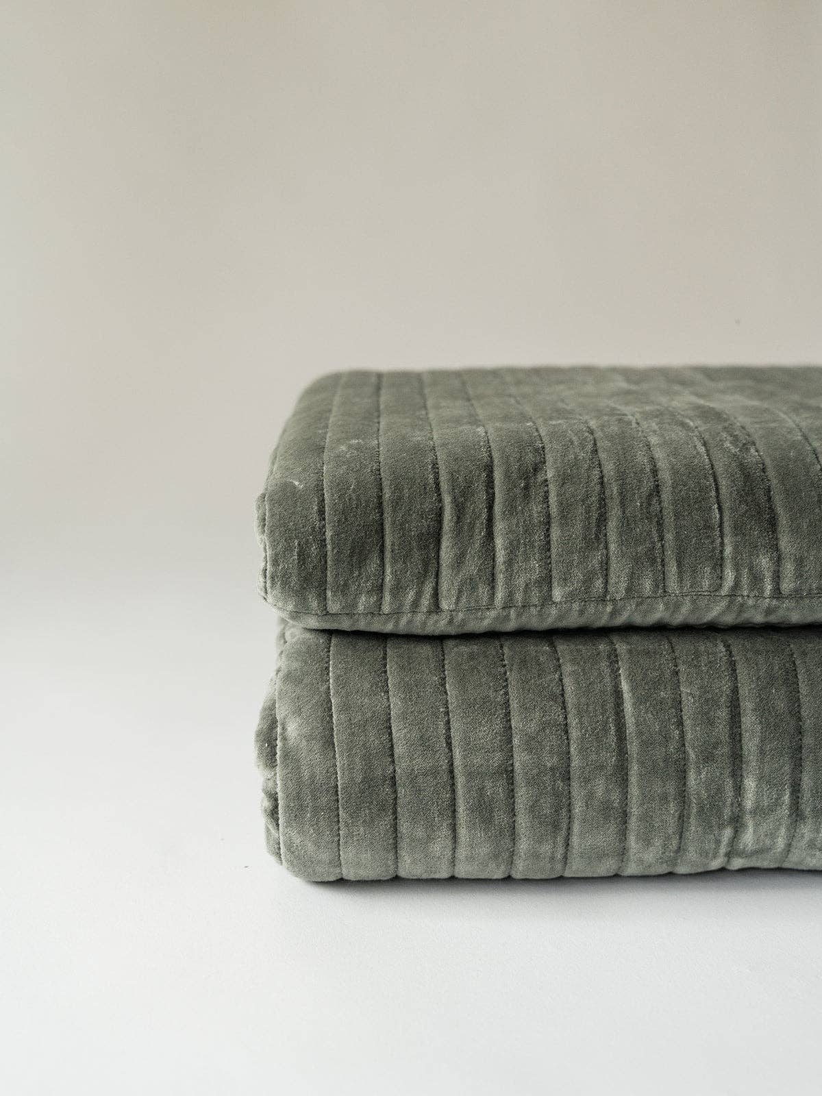 Co.House Designs - Wholesale Quilt - Channel Grid Velvet Quilt12