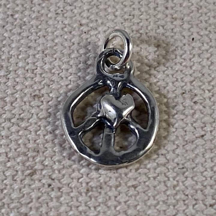 Collier moulé à la main avec signe de paix en argent sterling pour la vente par wild pearl