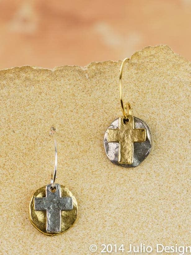 Pendiente ER151 en forma de disco pequeño con detalle de cruz pequeña para venta al por mayor de Julio Designs