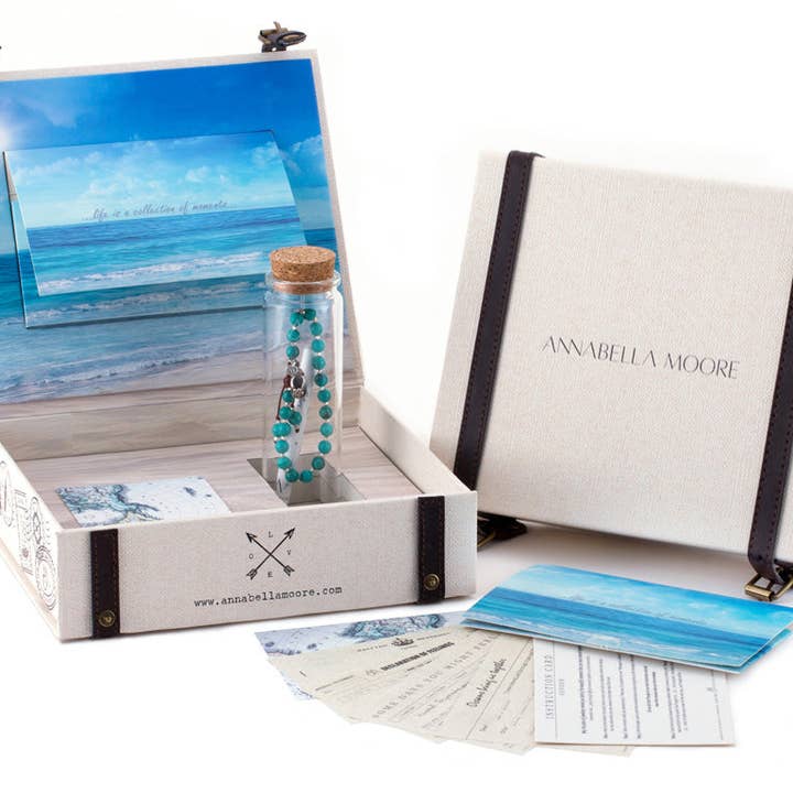 AM99 : Annabella Moore Packaging and other Purchase wholesale envelope flower box. Free returns & net 60 terms on Faire trending on Faire.