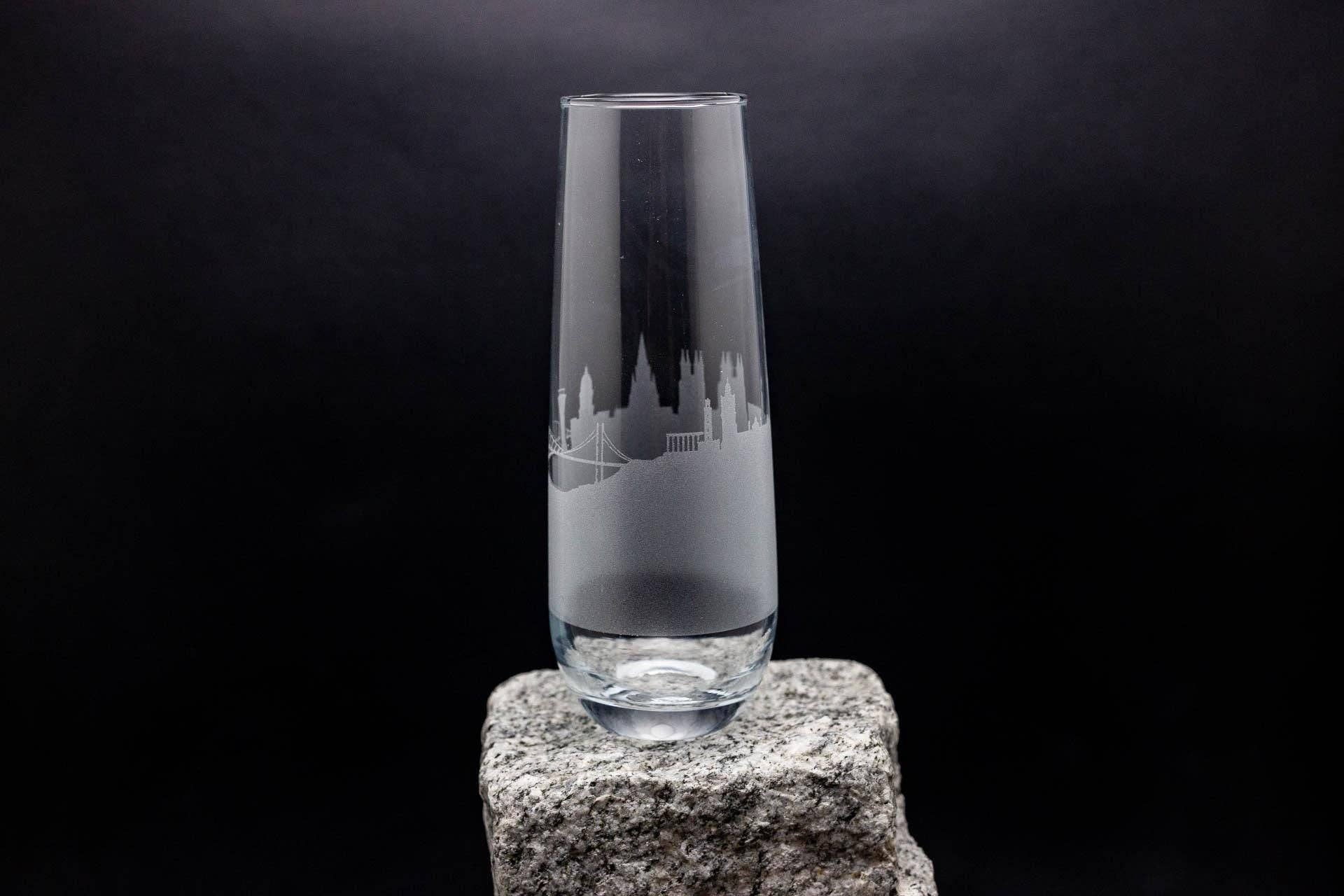 Urban & Etched – wholesale Champagne flute – Edinburgh Scotland Skyline Stemless Champagne Flute Barware4