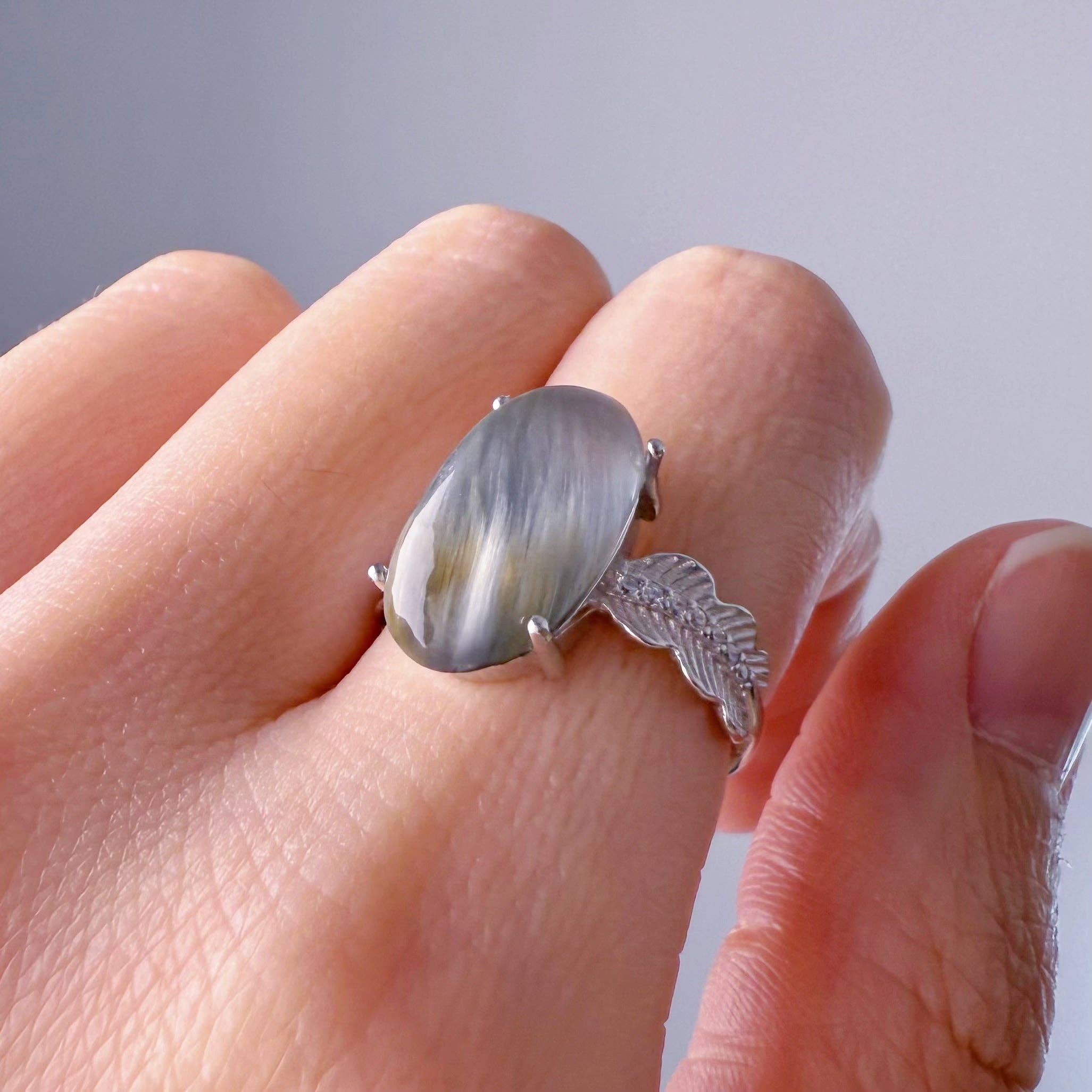 Ninaouity – wholesale Cocktail/statement ring – Handmade Natural Blue Rutilated Quartz Cabochon Cut Crystal Ring3