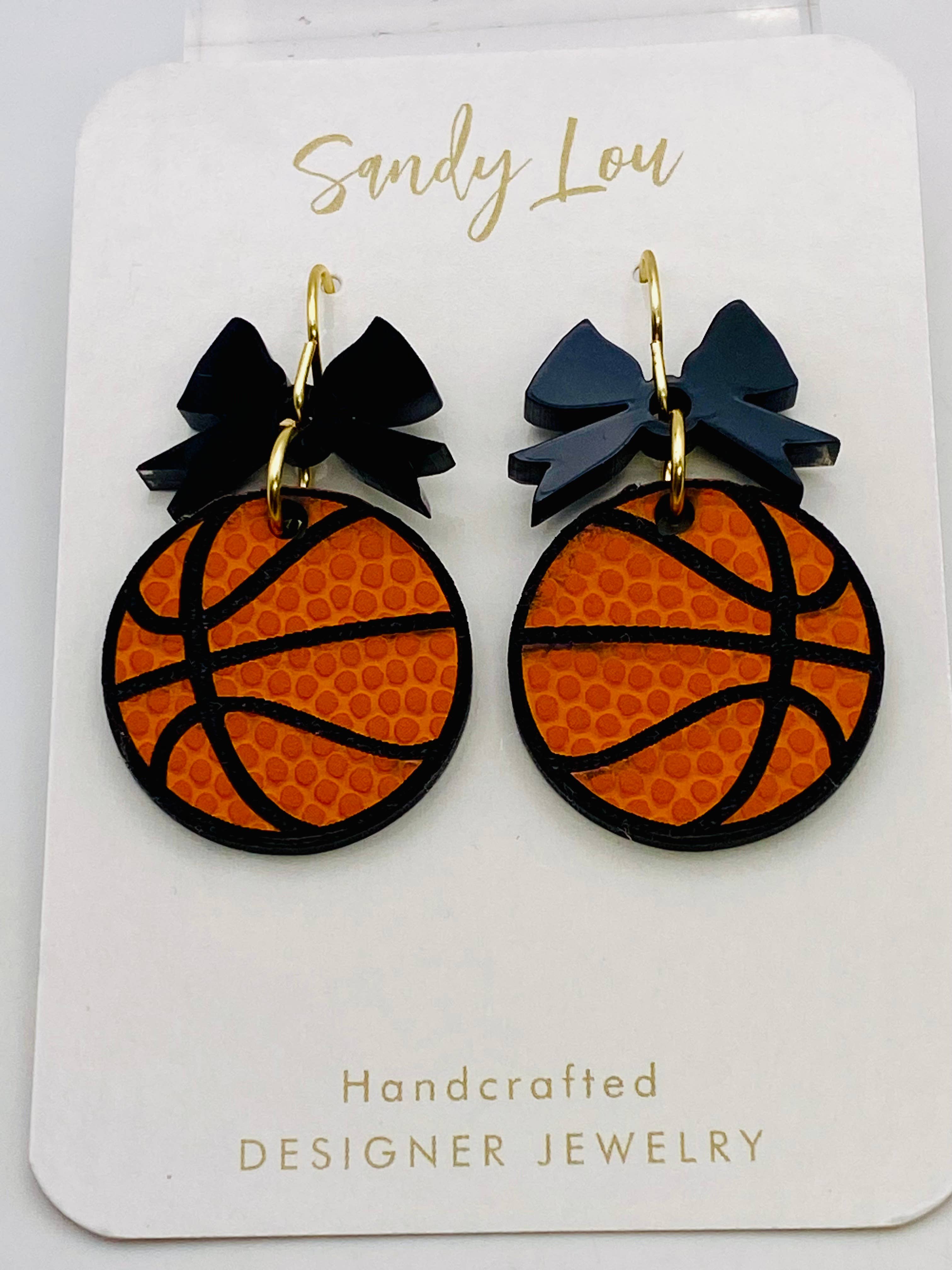 Sandy Lou Designs - Vente Boucles d'oreilles pendantes - Boucles d'oreilles esprit jour de match de basket-ball1