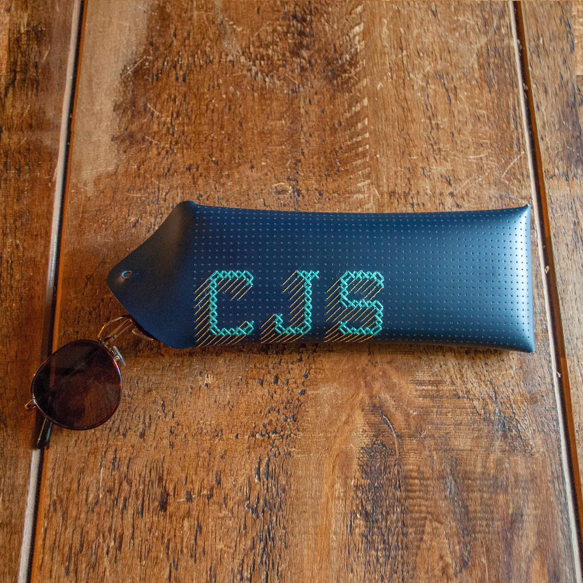 Chasing Threads - Wholesale DIY Craft Kit - Stitch Glasses / Pencil Case - Navy DIY cross stitch kit3