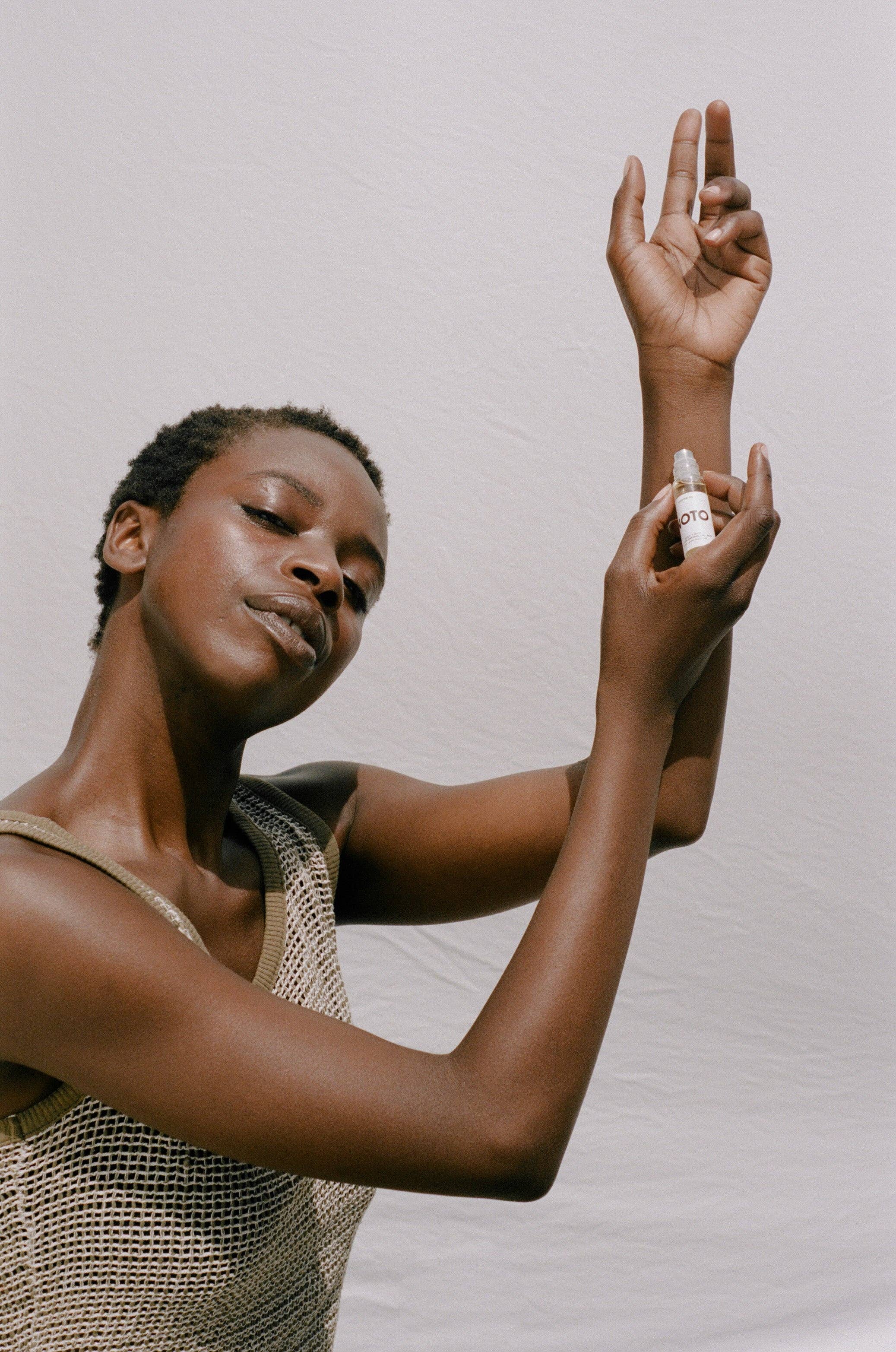 NOTO Botanics - Wholesale Bath/Body Oil - ROOTED ROLLER // BODY + HAIR3