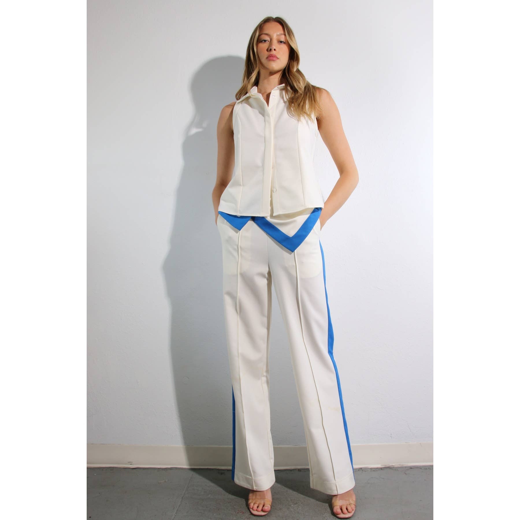 CREMA SET CAMICIE E PANTALONI in vendita all'ingrosso su Faire22