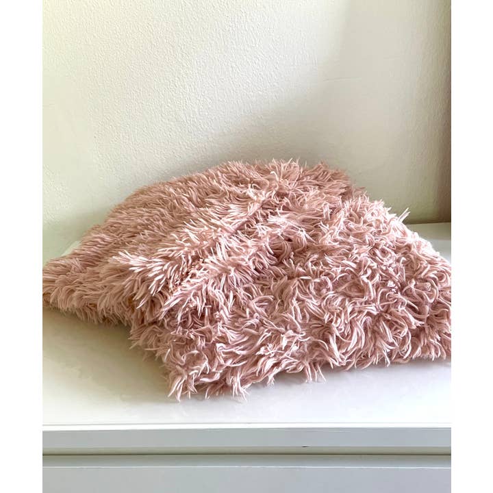 Peking Handicraft - Wholesale Throw Blanket - Dreamy Faux Fur Throw - Laurel & Mayfair