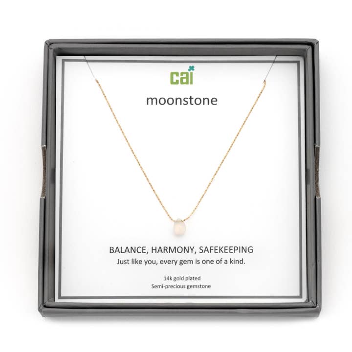 collier simple en pierre de lune et goutte de pluie pour la vente par Cool and Interesting