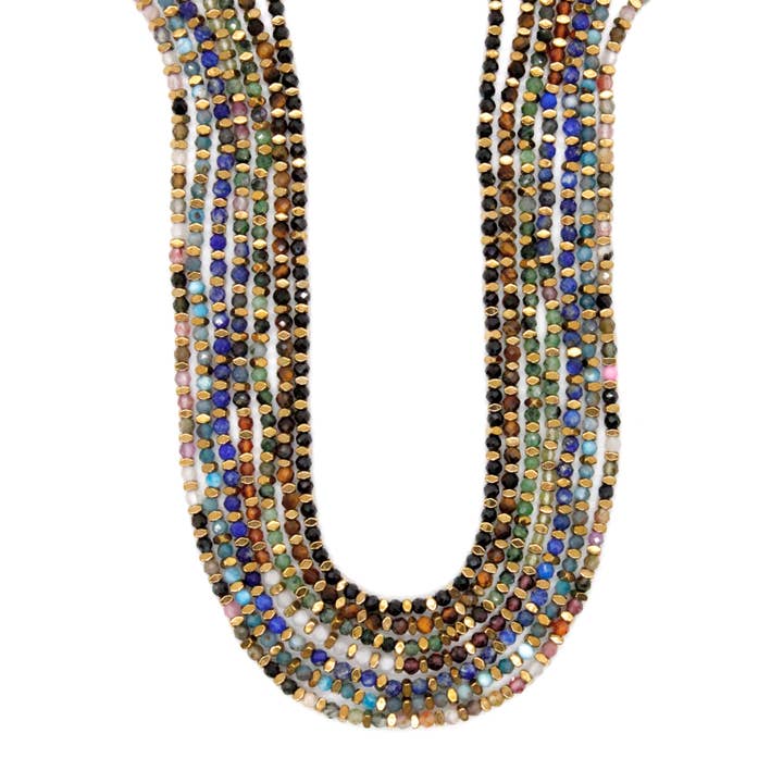 Collier à une seule rangée de mini pépites d'or et de pierres facettées - N2-2618 pour la vente par LIZOU