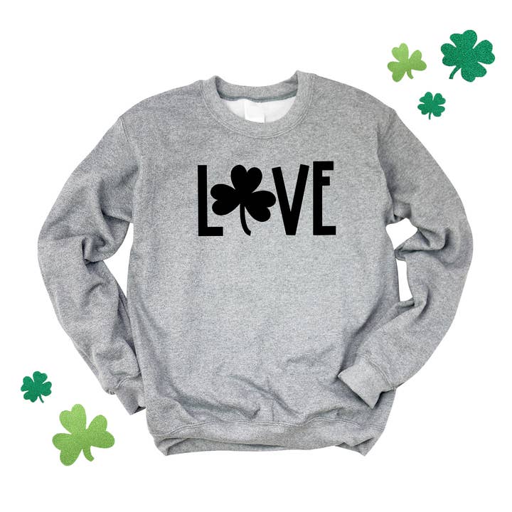 Love Clover | Saint-Patrick | Sweatshirt pour la vente par Olive And Ivory Wholesale