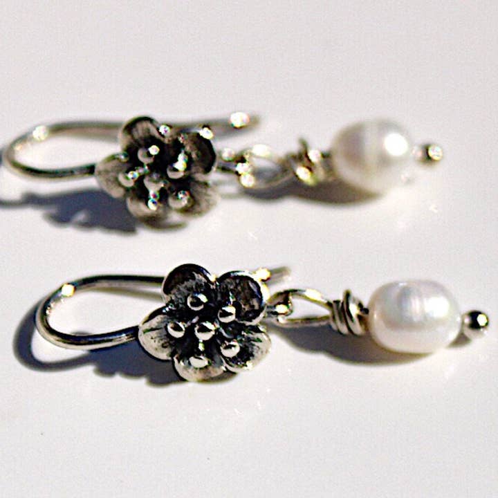 Silver Pearl Earrings, Freshwater Pearl 925 Sterling Silver for wholesale by ShellyCakes