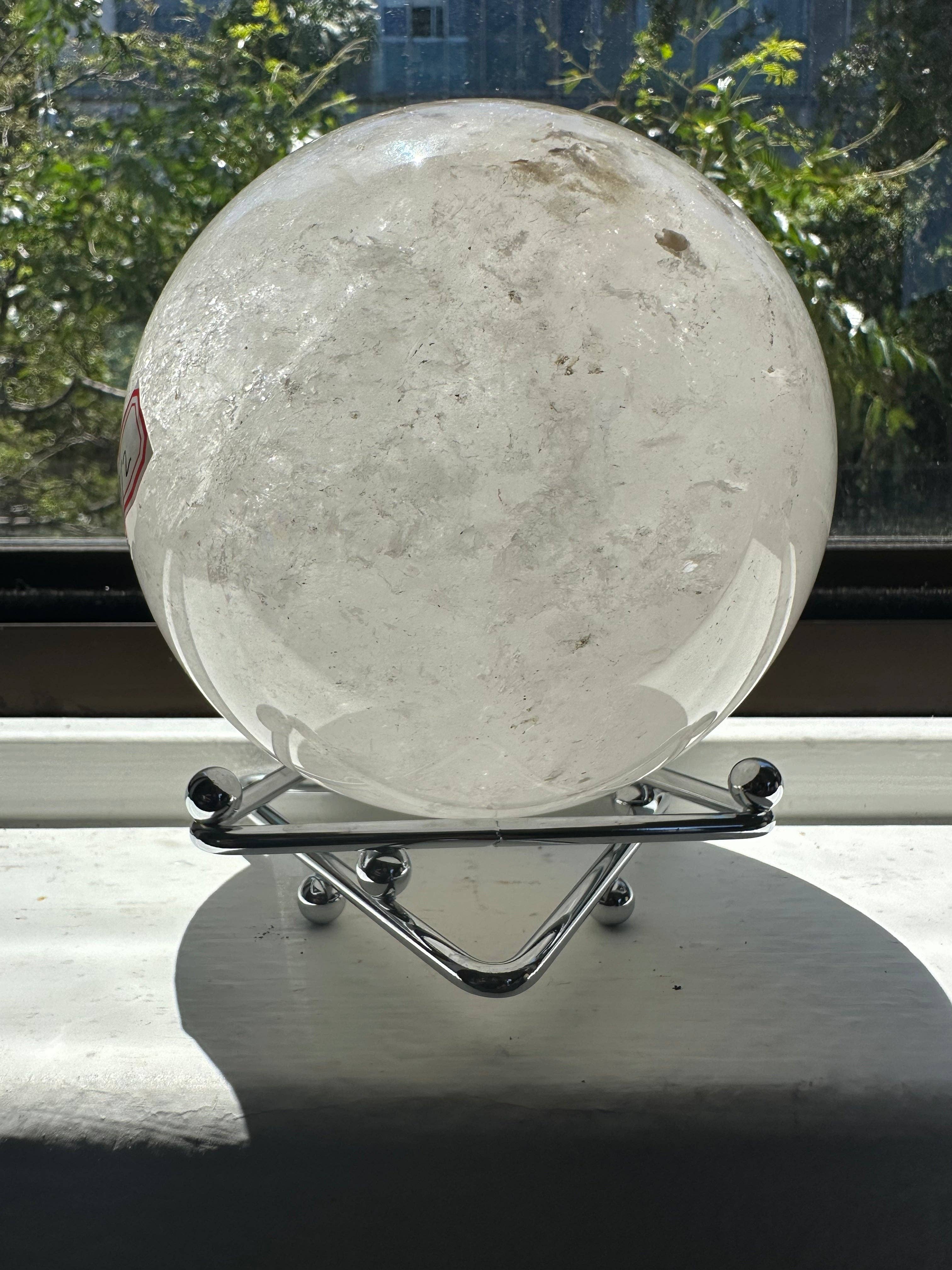 Moon Rituals - Venta al por mayor Piedras/cristales espirituales - Esfera grande de cristal de cuarzo claro natural con arcoíris #125