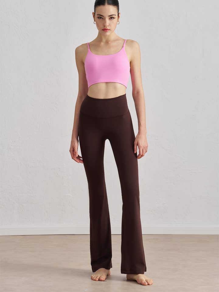 Pantalon de yoga Athena Pro Lycra® taille unique Sculpting Flare pour la vente par 91thelabel