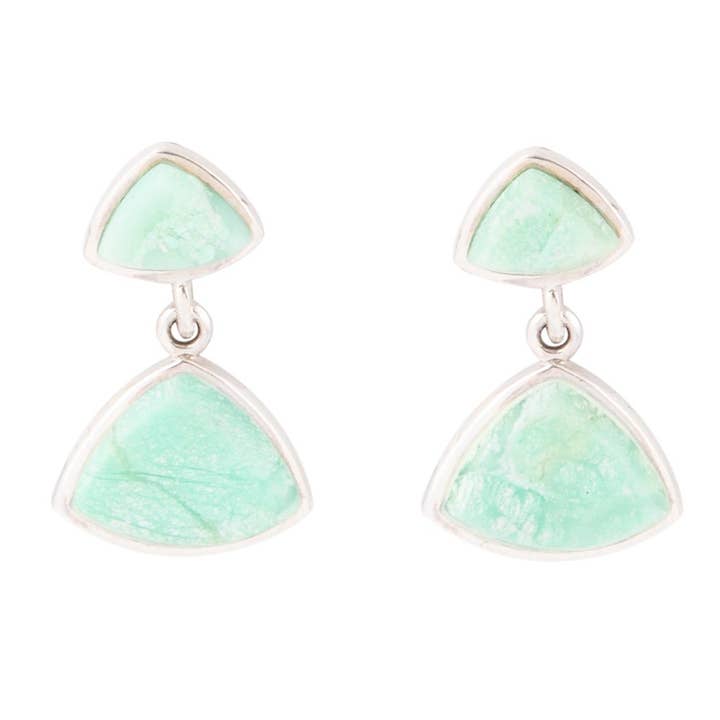 Boucles d'oreilles pendantes abstraites en argent sterling avec chrysoprase verte pour la vente par Barse Jewelry