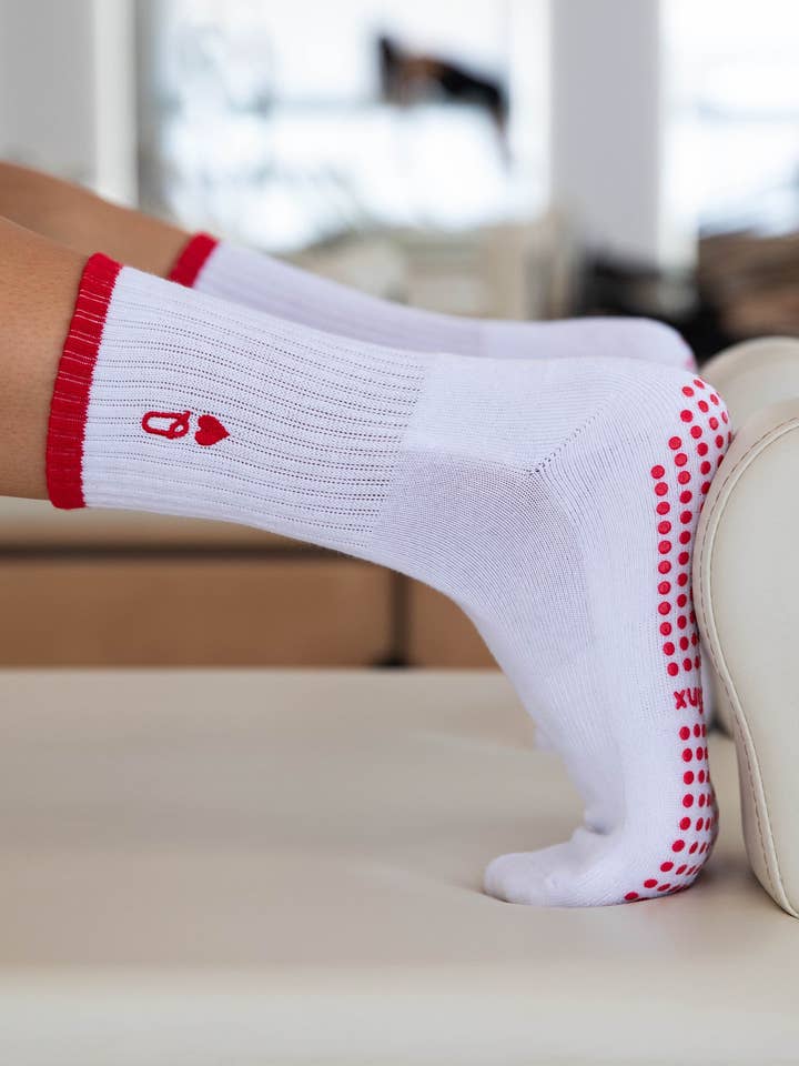Cheeky Winx - Wholesale Socks - Women's - Queen Of Hearts Grip Socks