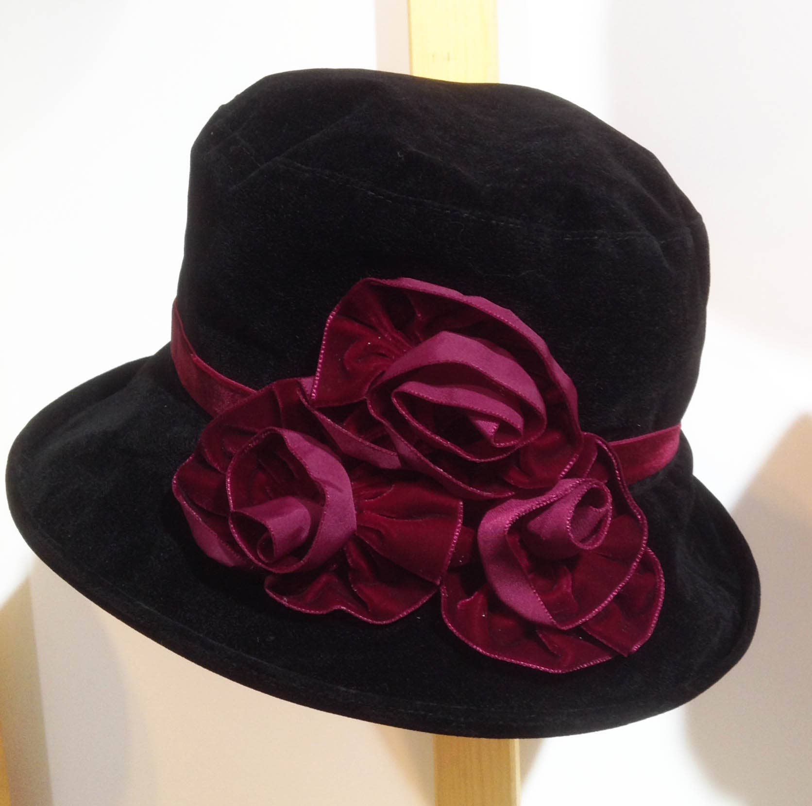 Peak & Brim Hats – Chapéu cloche - Mulher por atacado – Cloche Black Bordeaux Style 1920s Chapéu Outono & Inverno, Verity3