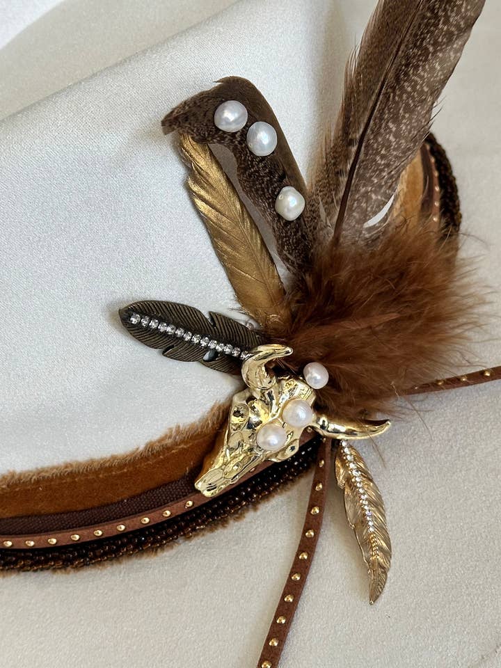 Cappello in pelle scamosciata personalizzato regolabile SKULLY per la vendita all'ingrosso da parte di Sweet Grace