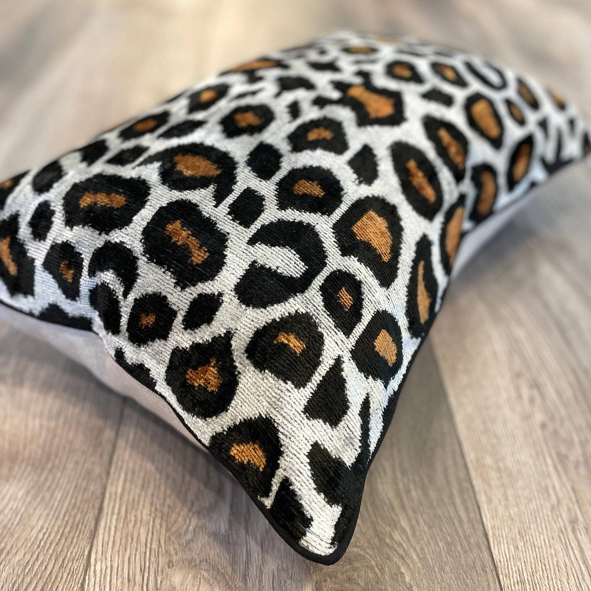Mila∞Miro by Emelie - Wholesale Throw Pillow Cover - Velvet Ikat Cushion Leopard | Velvet Ikat Pillow Leopard2