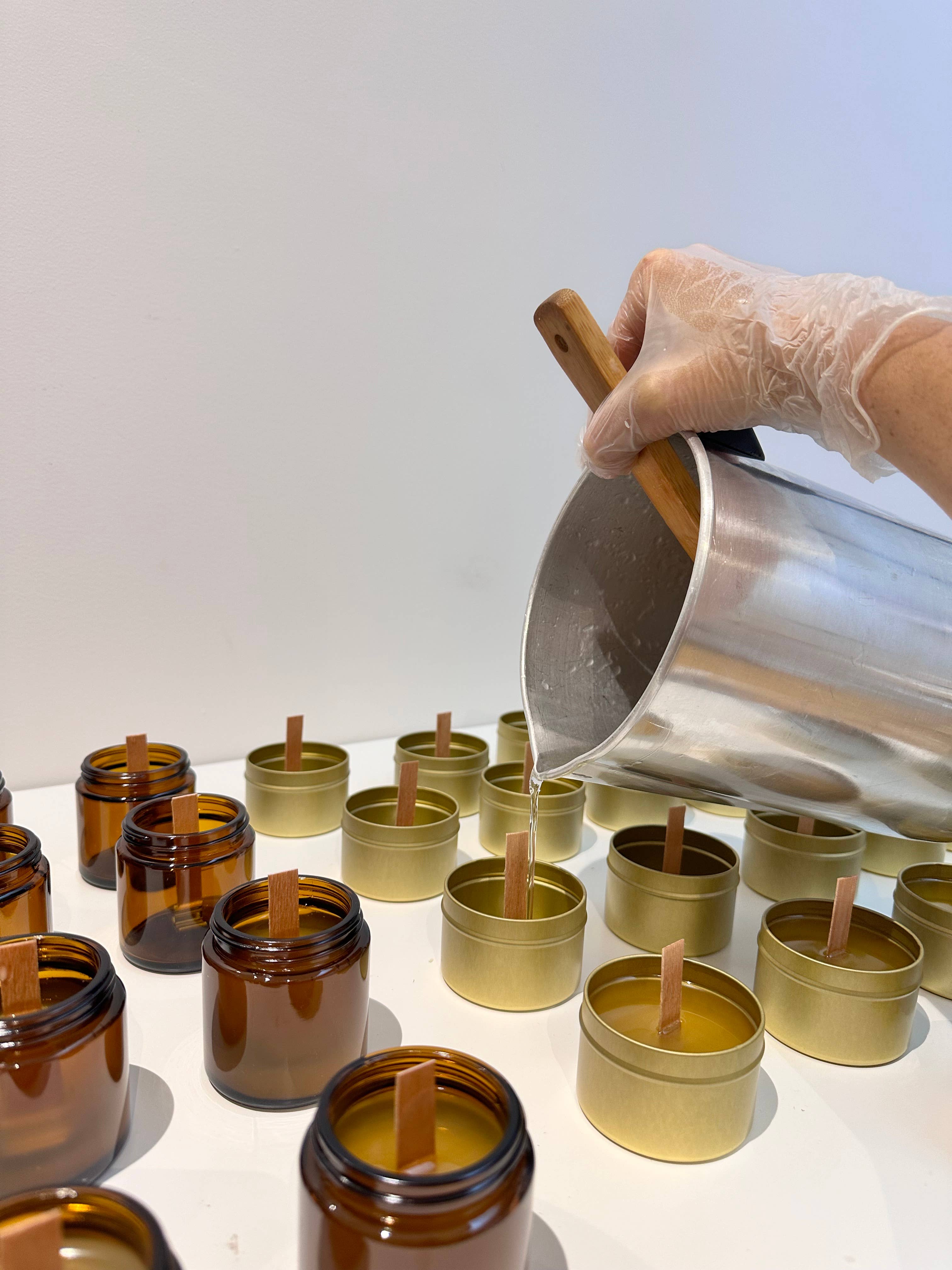 Hart and Soul - Wholesale Travel candles - Golden Tin Candle 100g1