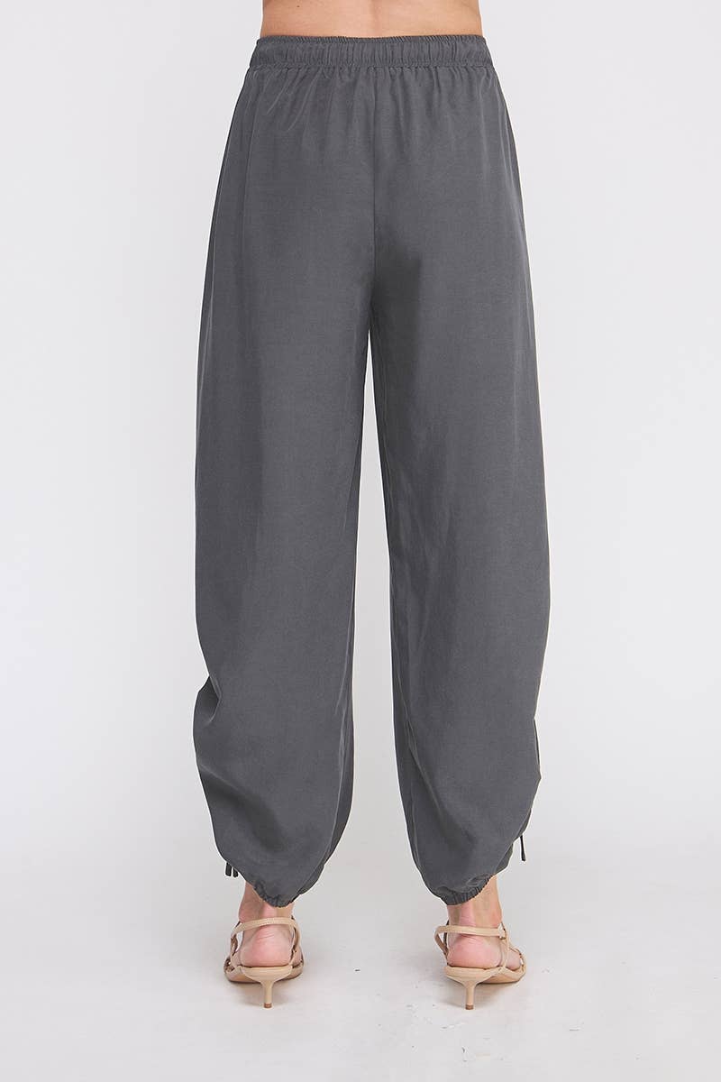 Allie Rose - Wholesale Pants - Women's - Drapey twill, adjustable scrunch jogger6