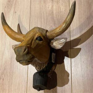 LES SCULPTEURS DU LAC – wholesale Sculpture – Painted cow head