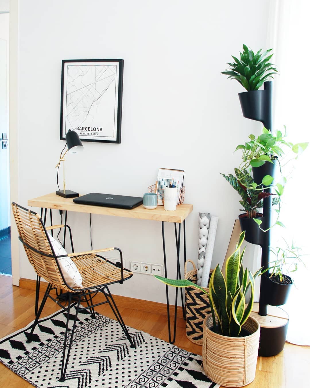 CitySens - Wholesale Planter Box - CitySens Smart Self-Watering Vertical Planter19