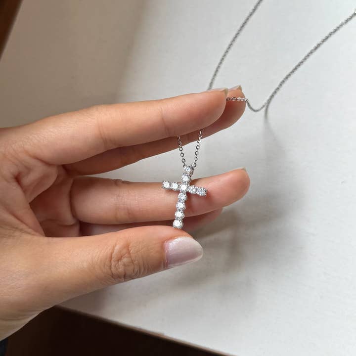 MINICYBER STUDIO - Wholesale Pendant/Charm Necklace - Silver Cross Sparkle Necklace3