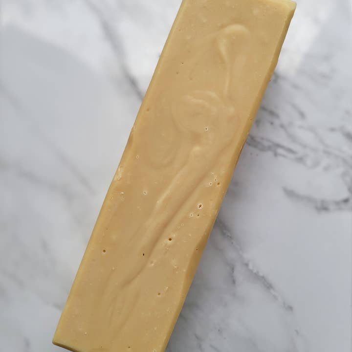 Sabonete Fresco Cedarwood de Cabra | Pão Completo por atacado de Nature's Mercantile