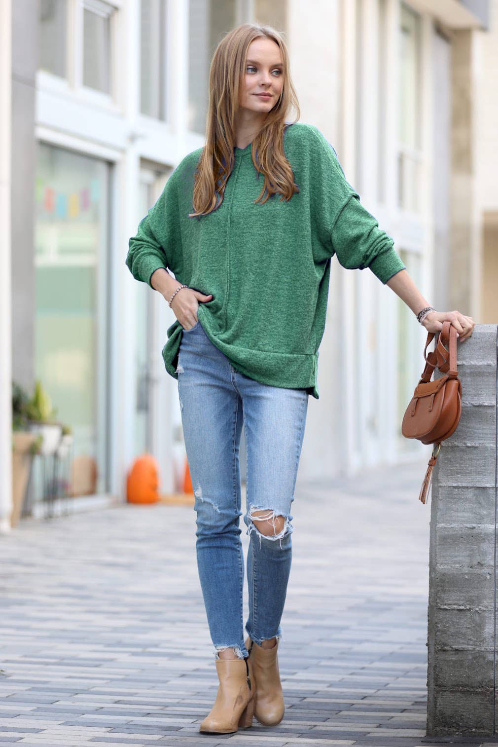 42POPS – Engroshandel Pullover - Dame – , Børstet Hacci Oversized Sweater med rygmærke6