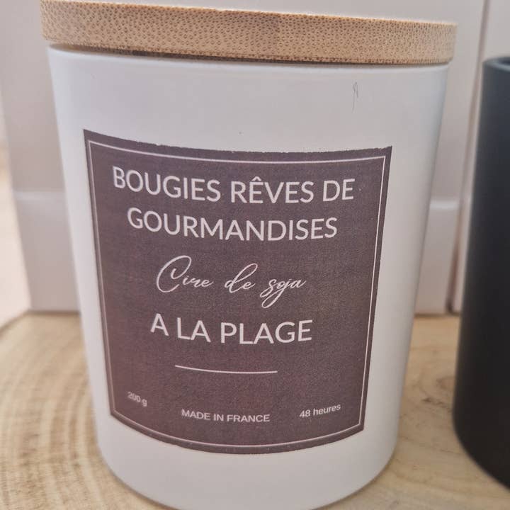 Rêves de gourmandises - Wholesale Jar/Filled Candle - Candle with wooden wick, white or black pot1