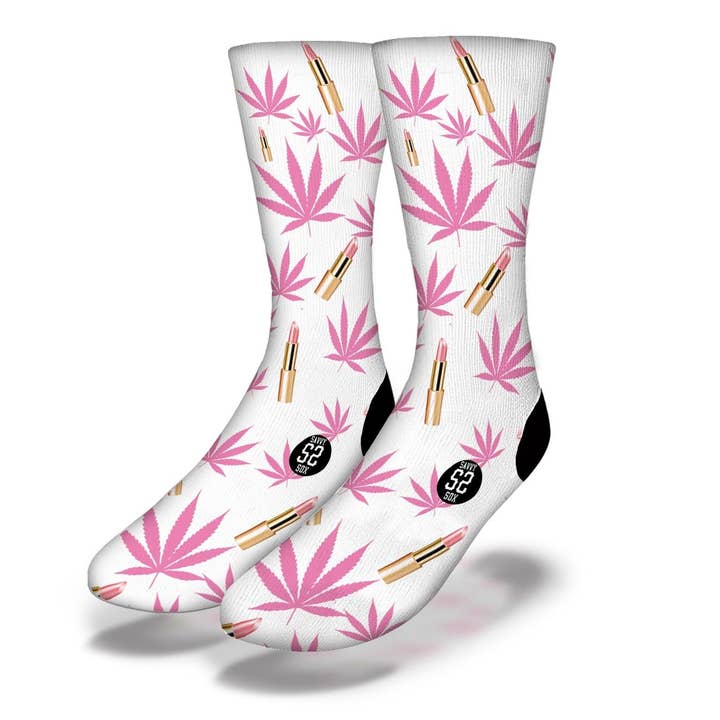 Chaussettes rouge à lèvres et cannabis pour la vente par Savvy Sox