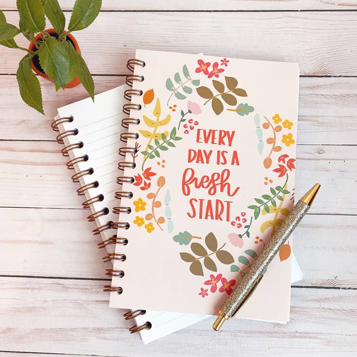 Elke dag is een notitieboek met een frisse start | Leuke dagboeken voor wholesale door swaygirls