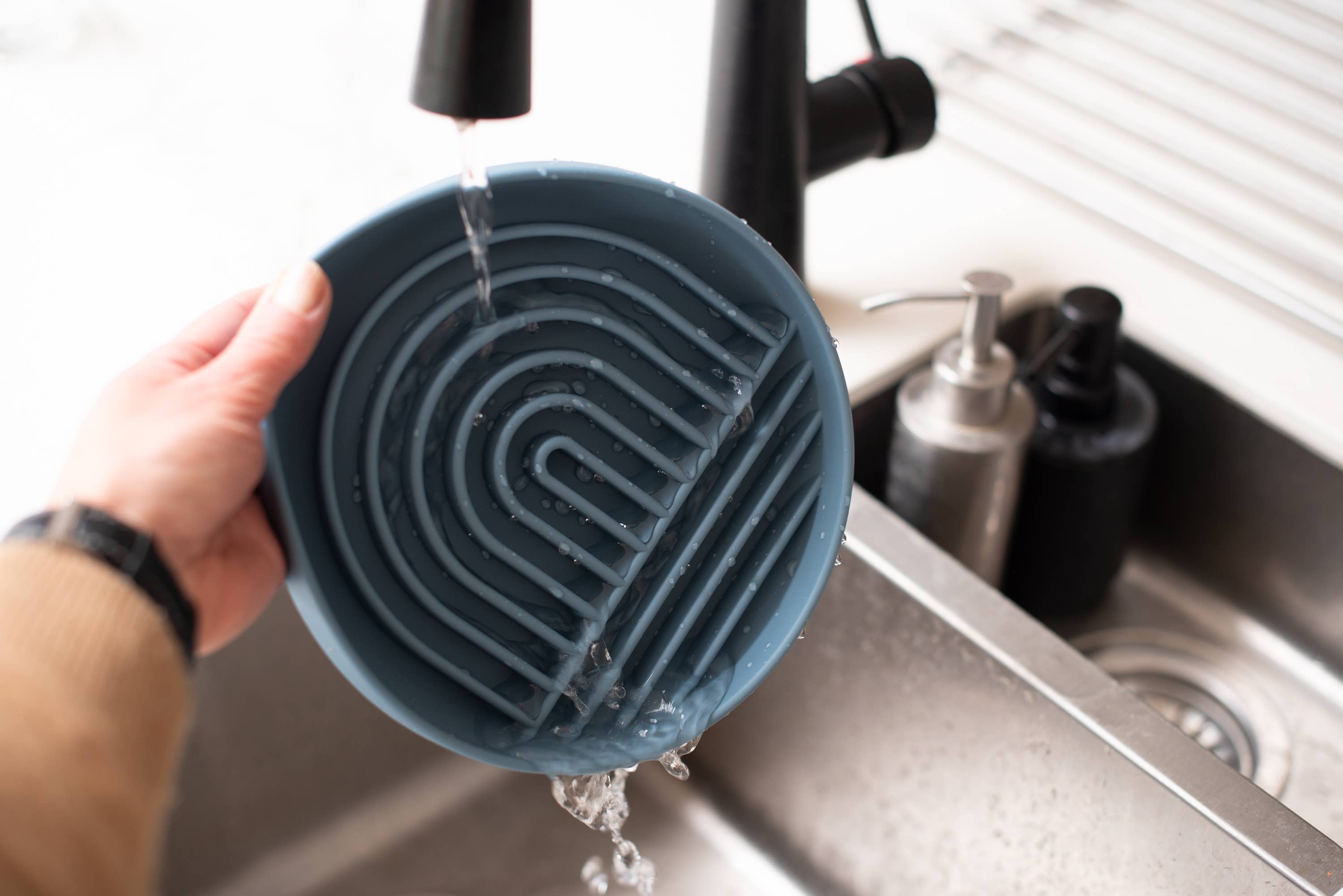 Pet Wiz - Wholesale Drinkbak - Kat/Hond - Siliconen slowfeeder voerbak met zuignap14