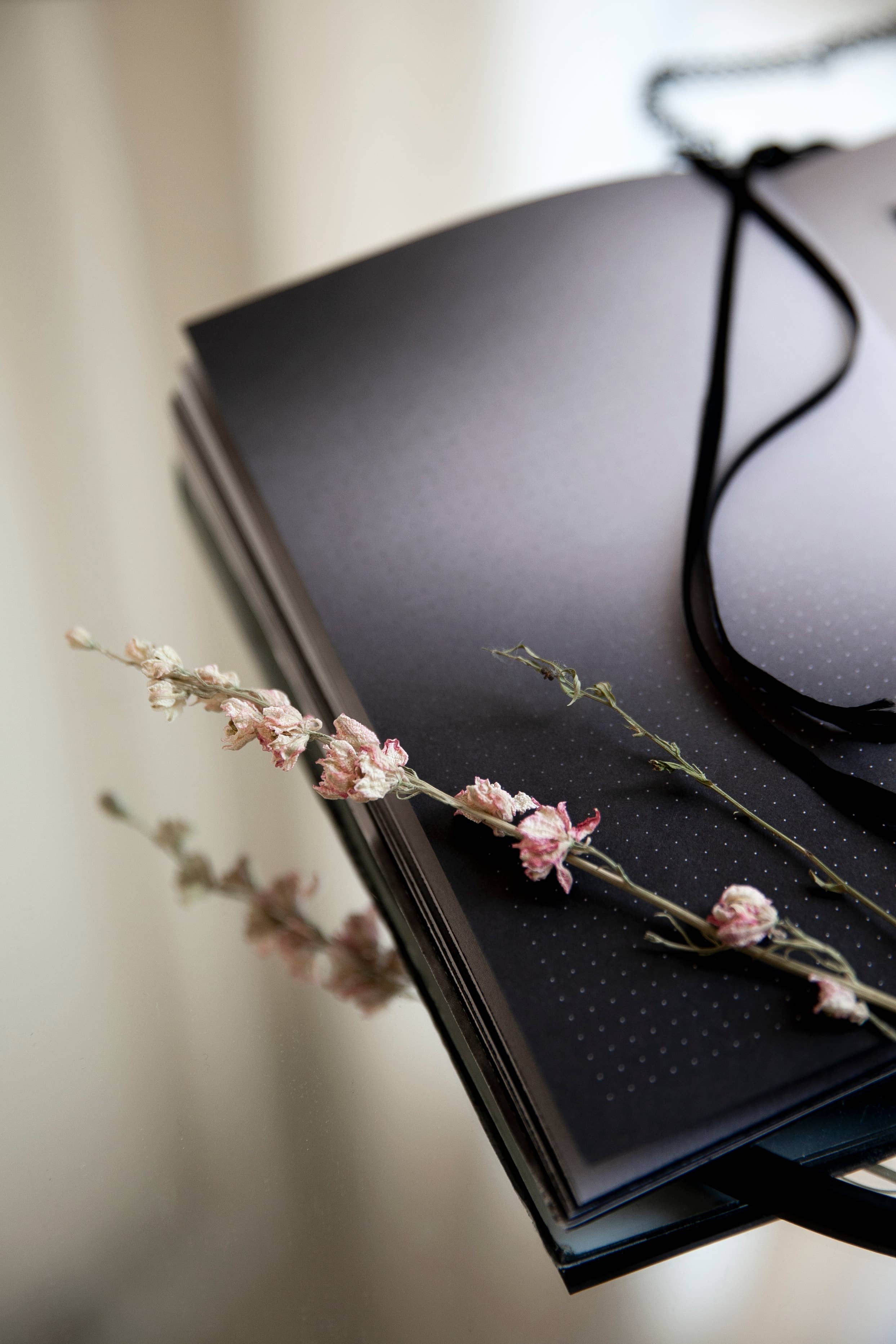 Aura notebook - Wholesale Notebook - Aura notebook A5 | MONOCHROME SLIM4