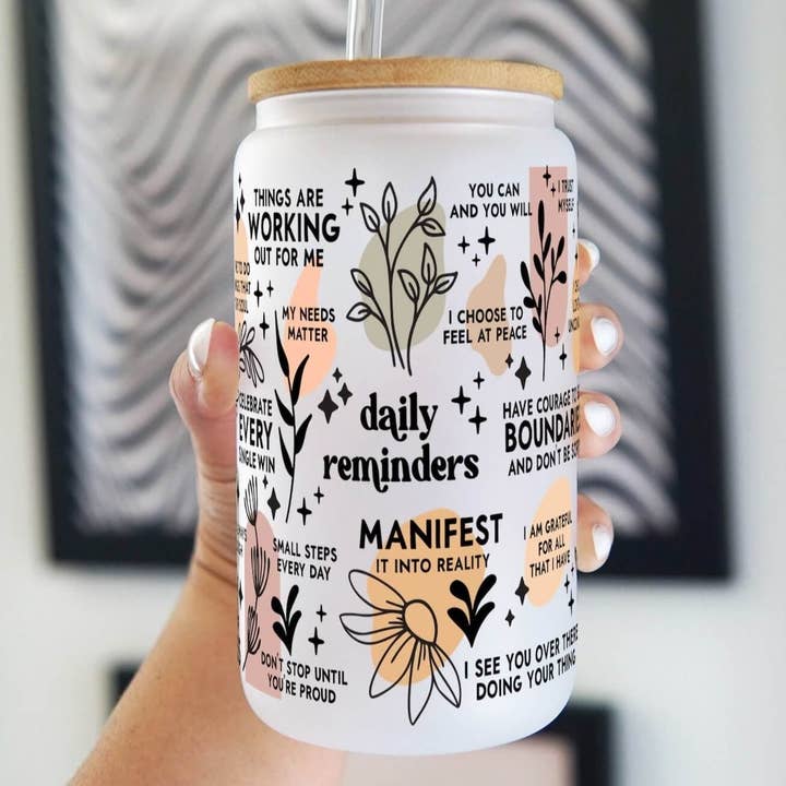 Tasse de Manifestation avec Couvercle et Paille pour Rappels Quotidiens pour la vente par Sip-Sip Hooray!